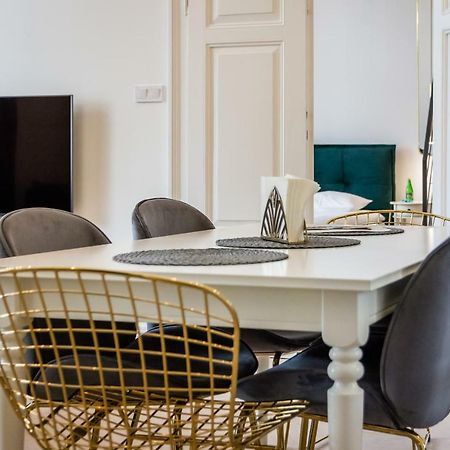 Apartament Deluxe Old Town Sw. Krzyza Wawelofts Kraków Exteriör bild
