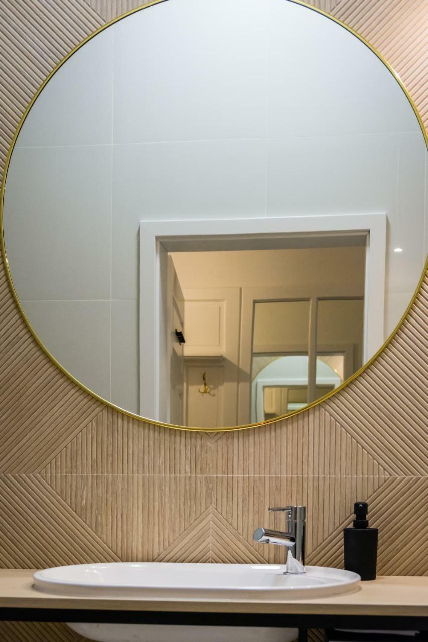 Apartament Deluxe Old Town Sw. Krzyza Wawelofts Kraków Exteriör bild