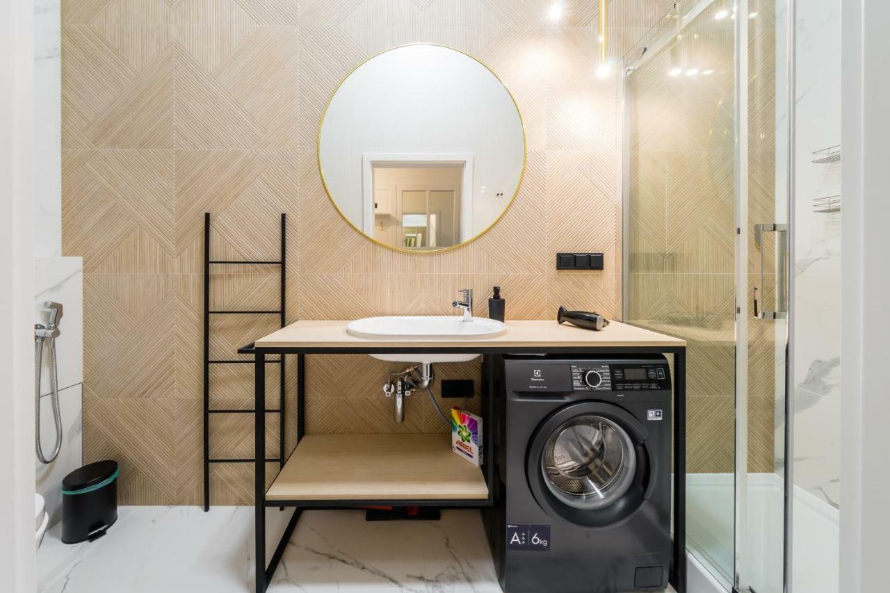 Apartament Deluxe Old Town Sw. Krzyza Wawelofts Kraków Exteriör bild