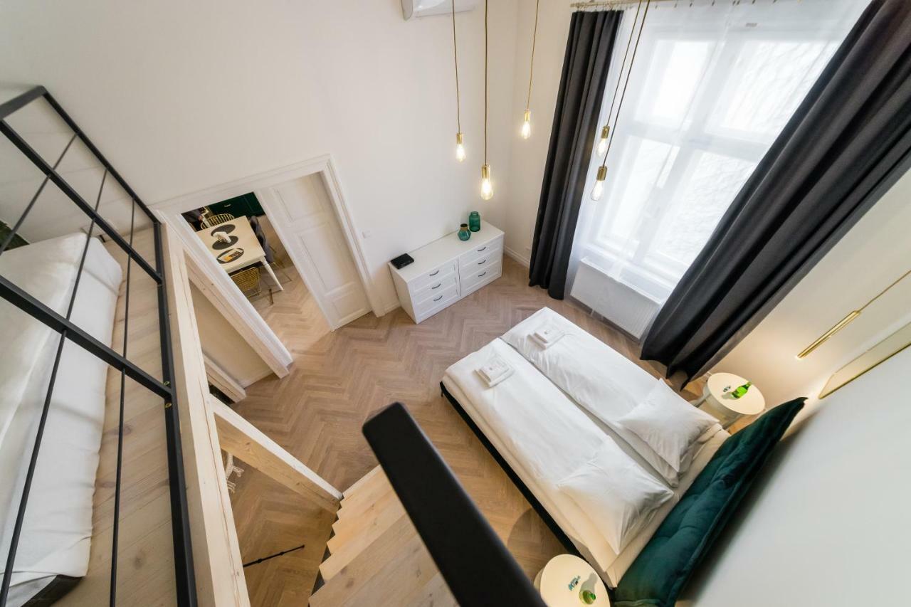 Apartament Deluxe Old Town Sw. Krzyza Wawelofts Kraków Exteriör bild