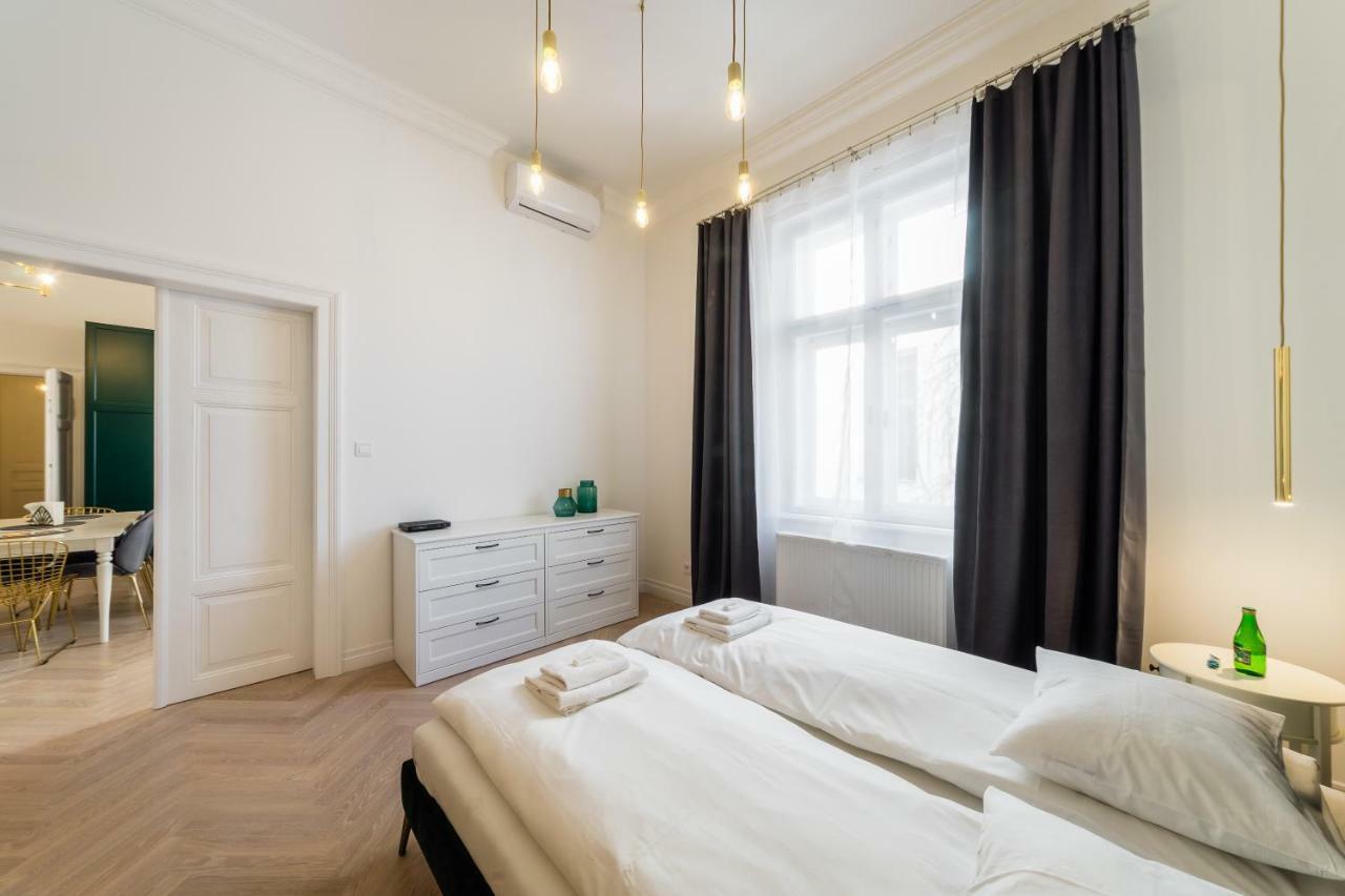 Apartament Deluxe Old Town Sw. Krzyza Wawelofts Kraków Exteriör bild