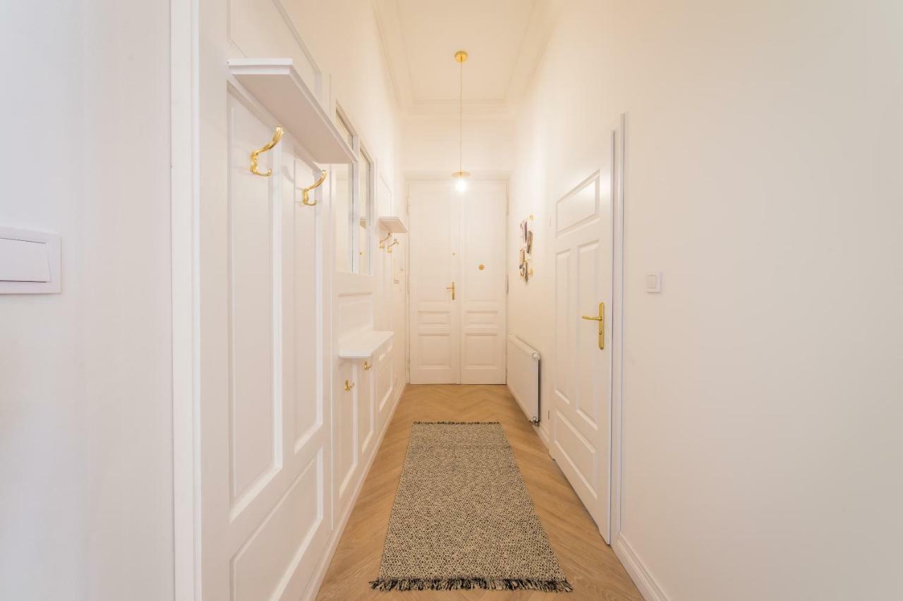 Apartament Deluxe Old Town Sw. Krzyza Wawelofts Kraków Exteriör bild