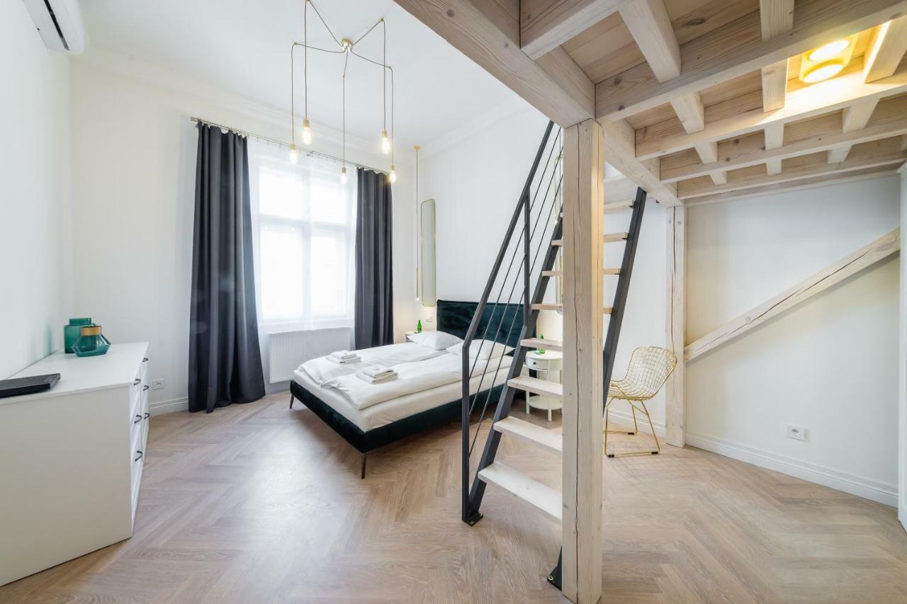 Apartament Deluxe Old Town Sw. Krzyza Wawelofts Kraków Exteriör bild