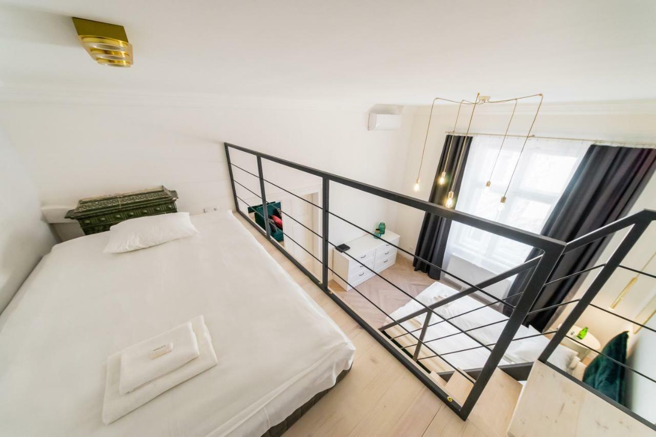 Apartament Deluxe Old Town Sw. Krzyza Wawelofts Kraków Exteriör bild
